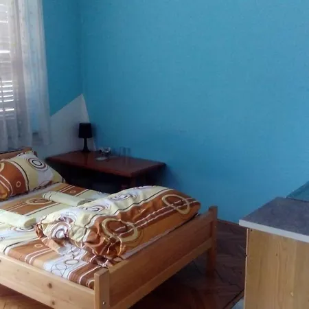 Vincic Hostel *
